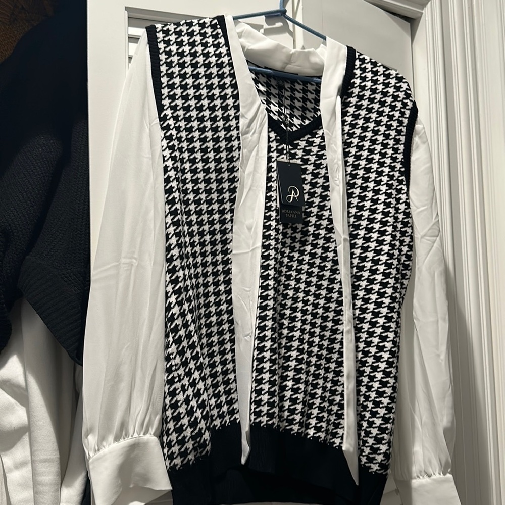 White sweater blouse top. Long sleeve